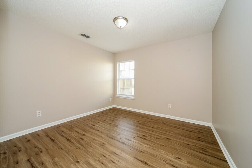Building Photo - 12589 Hidden Gardens Dr
