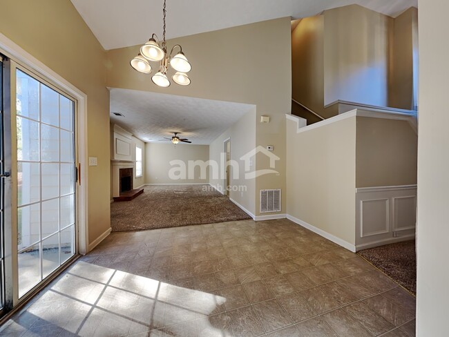 Building Photo - 1821 Chardin Way
