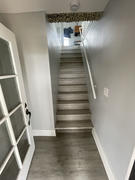 Building Photo - 335 N Palos Verdes St