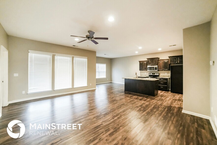 Building Photo - 1516 NE Jaclyn Dr