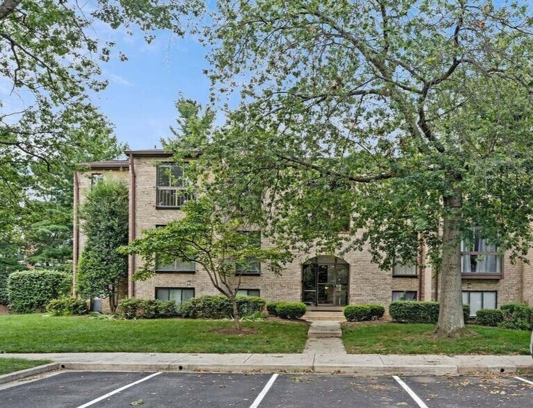Building Photo - 2074 Royal Fern Ct