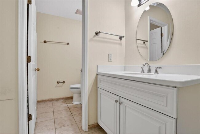 Building Photo - 27207 Plantation Dr NE