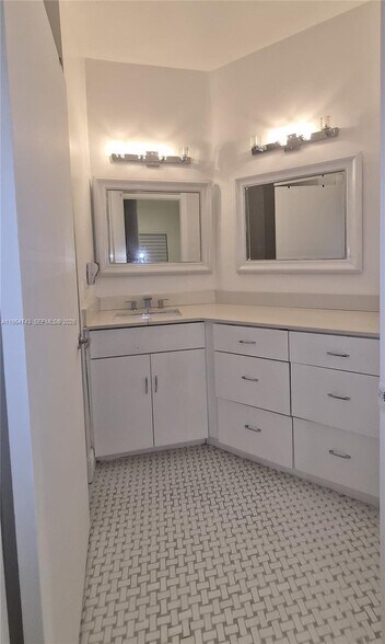 Building Photo - 8122 NW 187th Ter