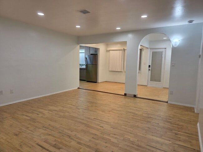 Building Photo - 1616 S Tremont St