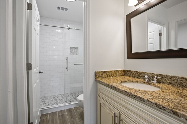 Building Photo - This stylish 4 bedroom, 2.5-bath rental is a true find!