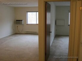Building Photo - 66 Mayflower Ave