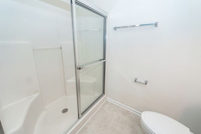 Building Photo - 3 Bedroom 3 Bath Townhome in Persimmon Hil...