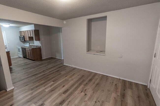 Building Photo - 216 Wheaton Ct