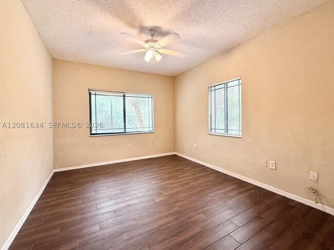 Building Photo - 3023 Alcazar Pl