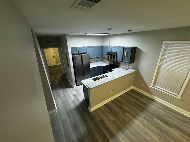 Building Photo - 2408 Escambia Dr
