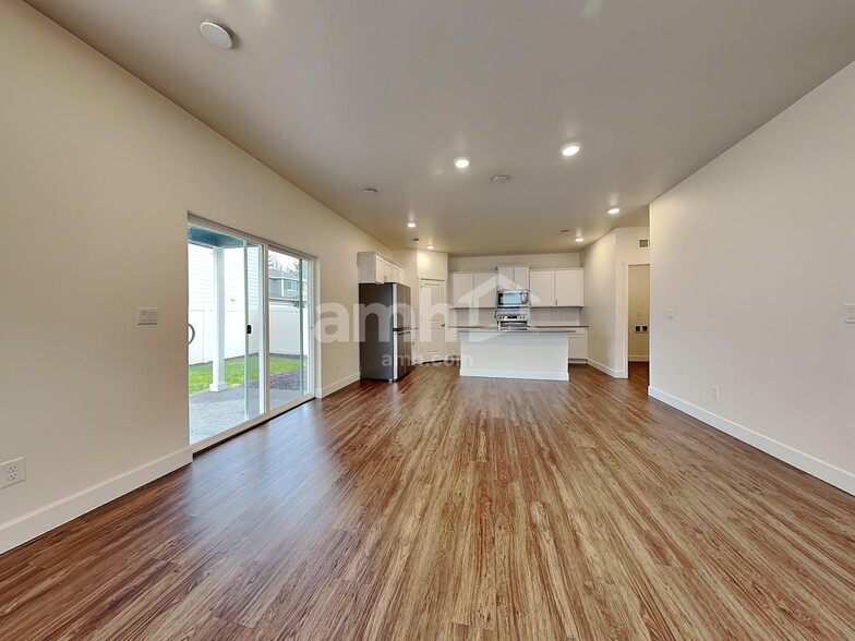 Building Photo - 4229 177th St E