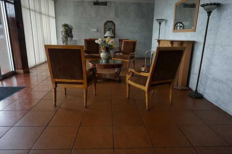 Building Photo - 4675 W 18th Ct