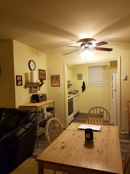 Kitchen - 122 31st Ave N