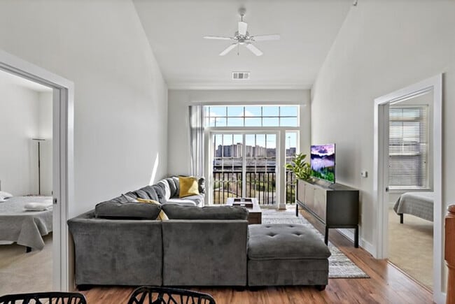 Building Photo - 2002 Eisenhower Ave