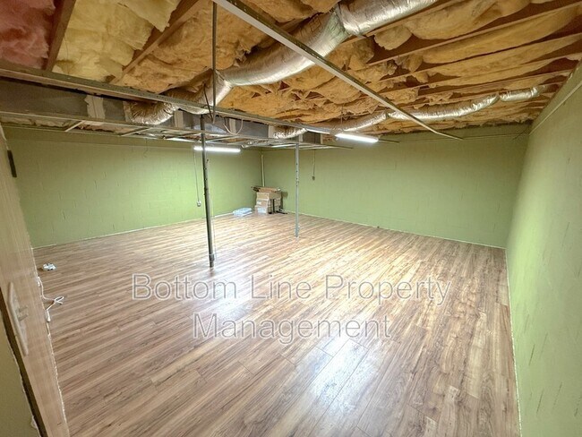 Building Photo - 4050 Leafmore St