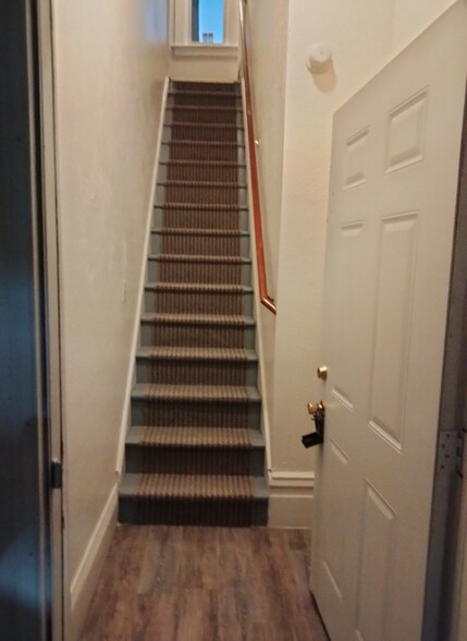 Building Photo - 17 W 27th St