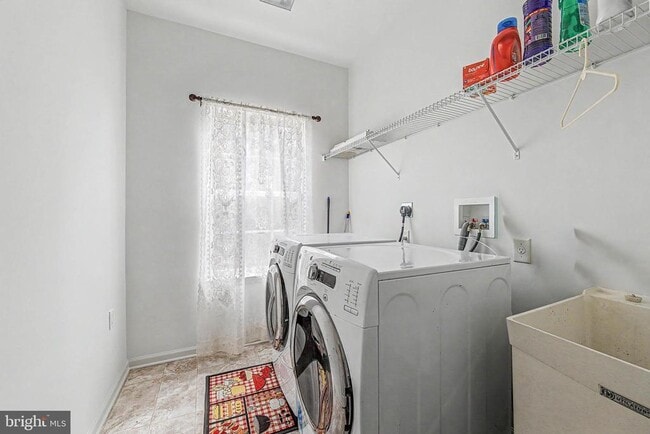 Building Photo - 9 Woodmere Avenue