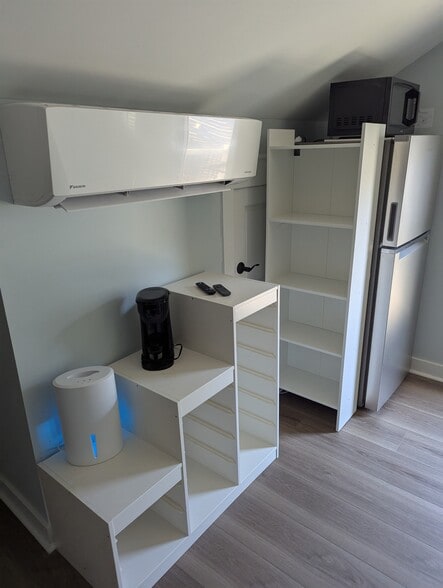 Building Photo - 3302 Delaware Ave