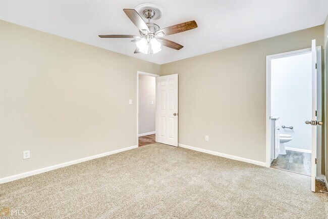 Building Photo - 8775 Lee Rd