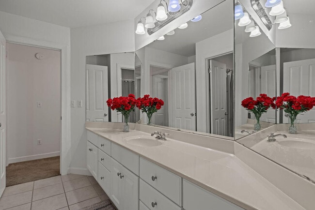 Building Photo - 97 Mantero Way