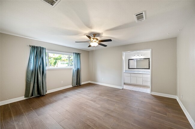 Building Photo - 12050 Sela Ln