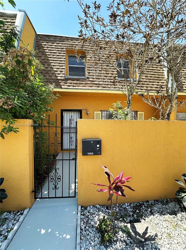 Building Photo - 5958 NW 29th Pl