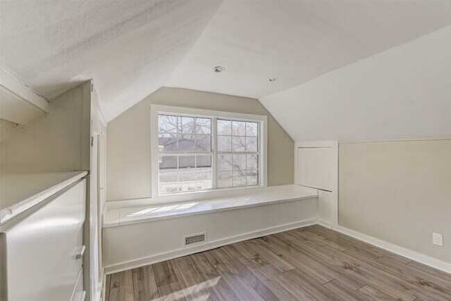 Building Photo - 2214 Ashley St