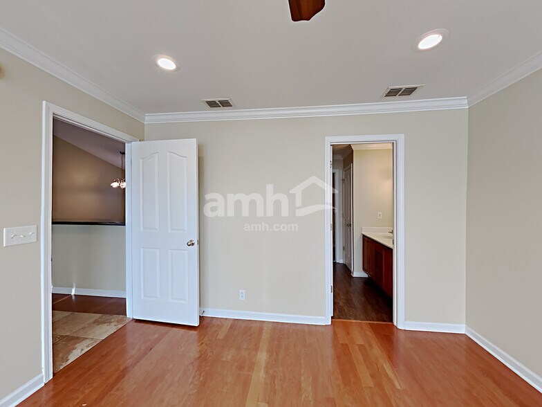 Building Photo - 2106 Bimelech Ln