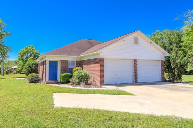 Primary Photo - 824 Shaw Rd