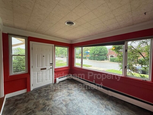 Building Photo - 56 Telford Ave