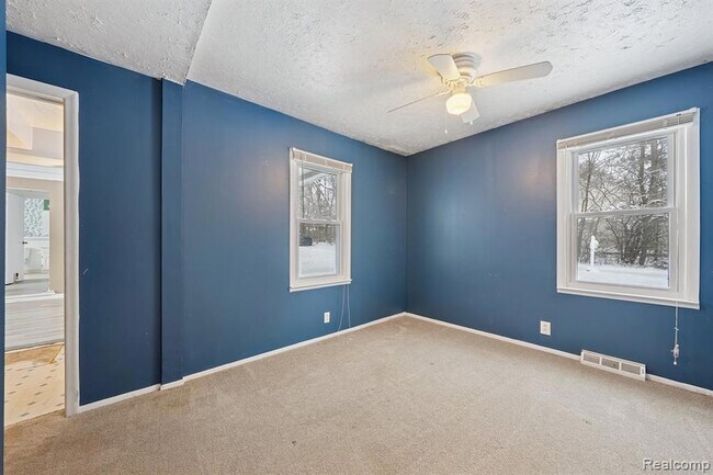 Building Photo - 2266 Newberry Rd