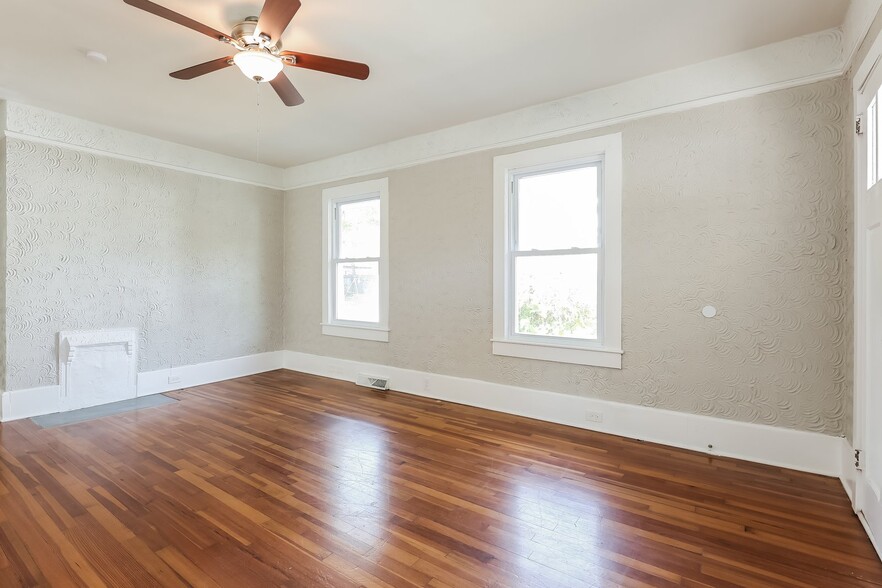 Building Photo - 110 S 4th St