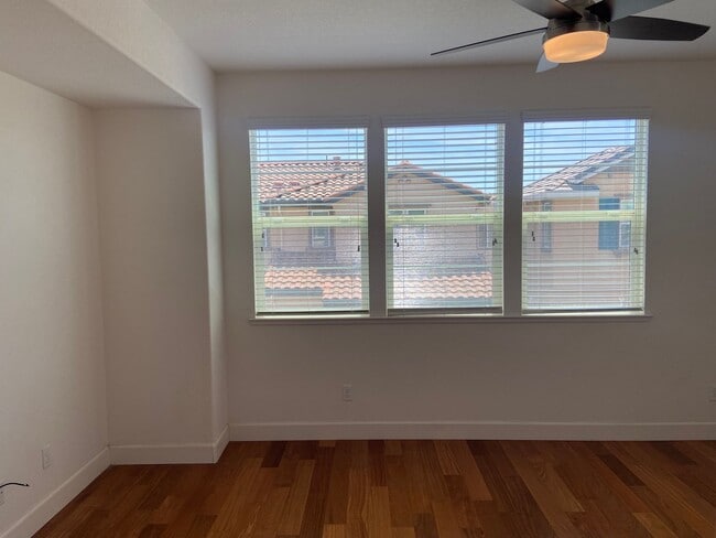 Building Photo - Folsom 4 bdrm, 3 bath near Folsom HS