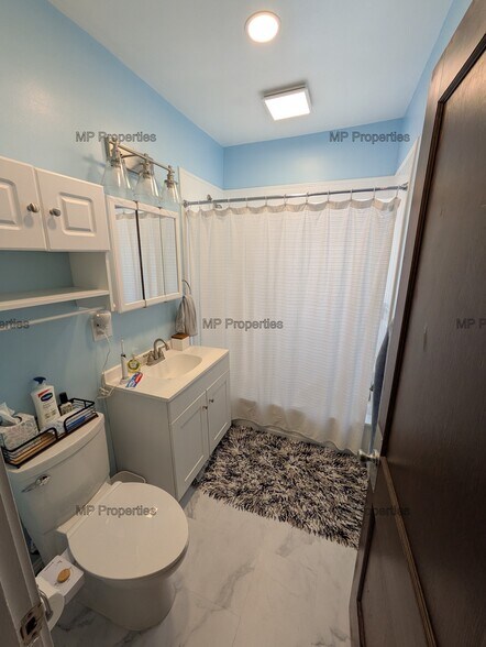 Building Photo - 1302 Hathaway Ave