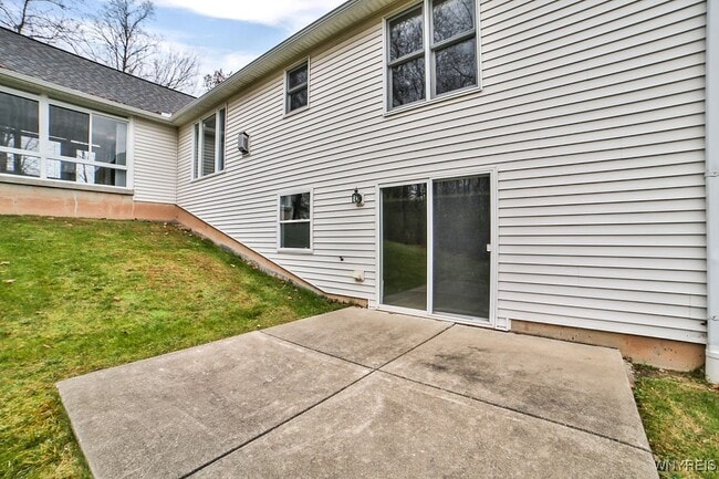 Building Photo - 480 Whitehaven Rd