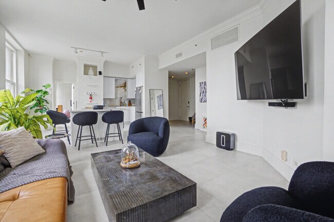 Building Photo - Downtown Atlanta Luxury Condo