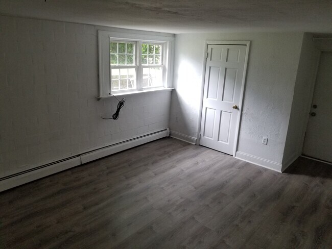 Building Photo - 15 N Royal St