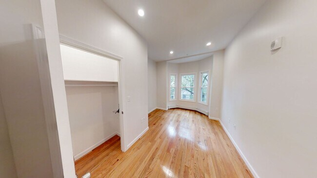 Building Photo - 130 Putnam St