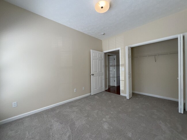 Building Photo - Convenient Newly Remodeled Condo