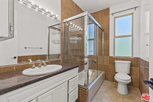 Building Photo - 2619 Rinconia Dr