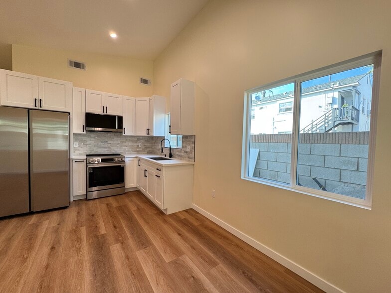 Building Photo - 815 Arden Ave