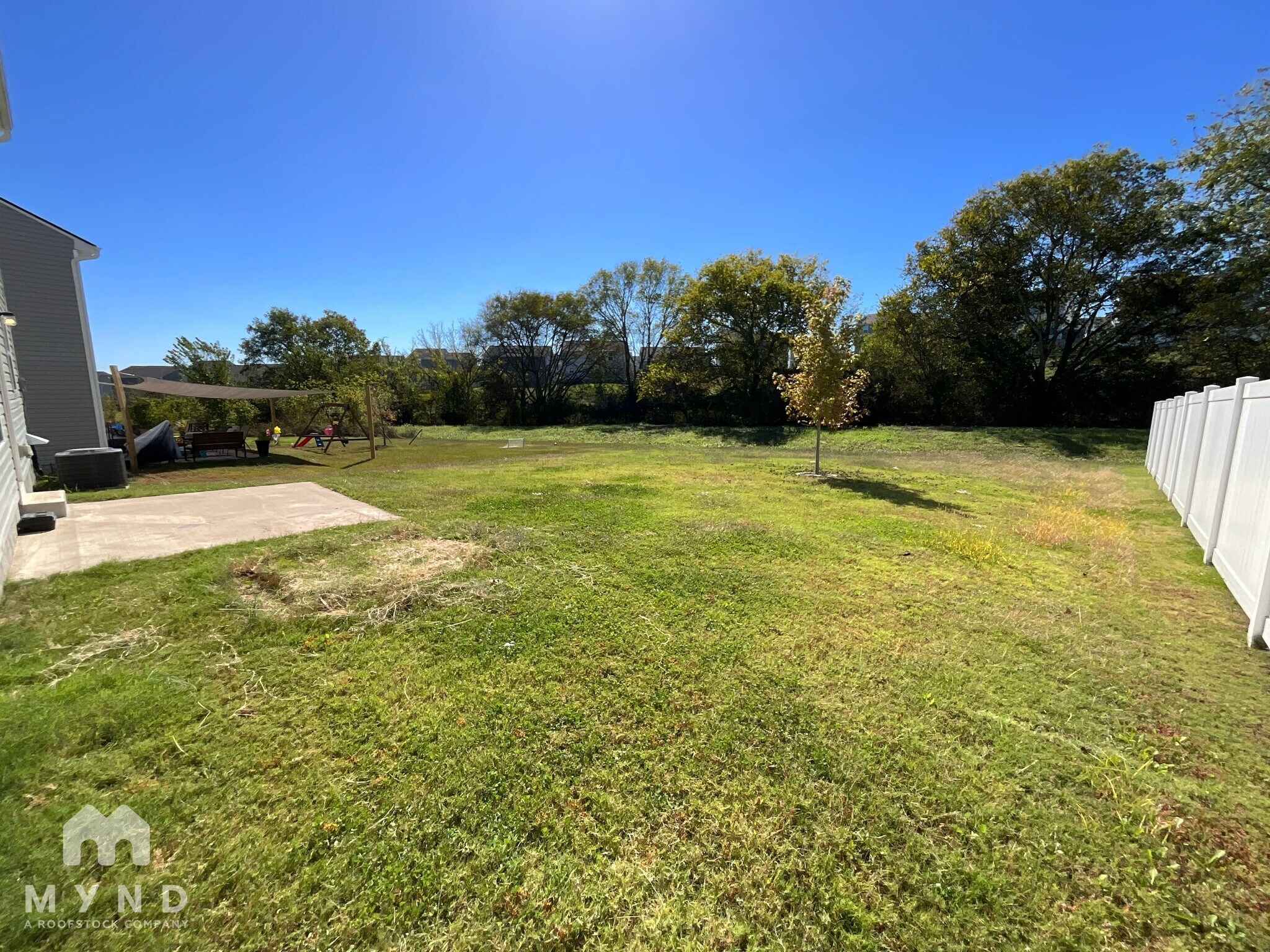 Building Photo - 2065 Westchester Dr