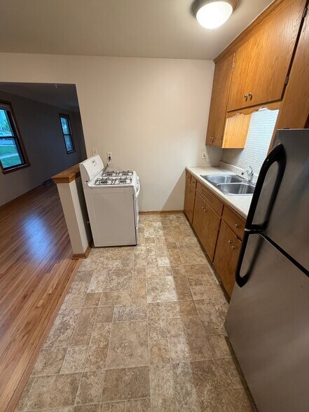 Building Photo - 3016 W 44th St