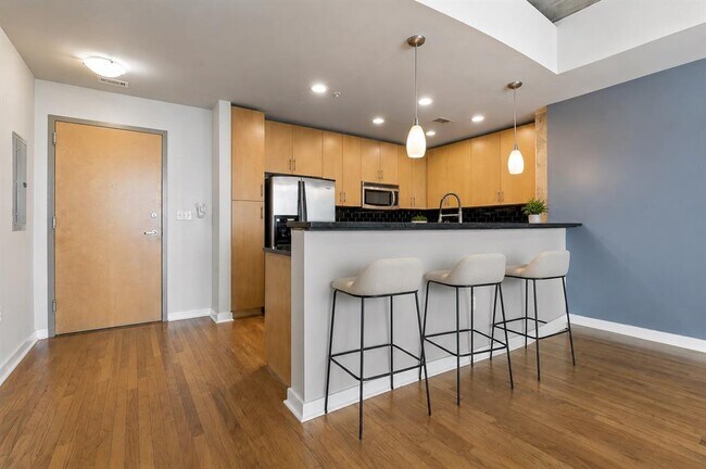 Building Photo - 360 Nueces St