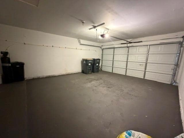 Building Photo - 4003 Ayala Dr