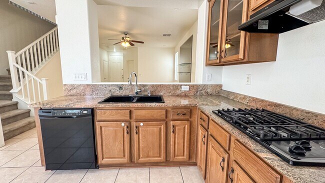 Building Photo - Spacious 3-Bed + Loft & Den | Granite Coun...