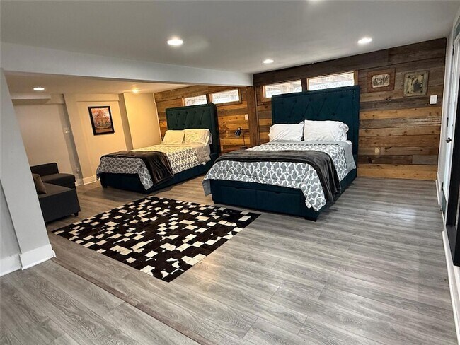 Building Photo - 15504 Enid Dr