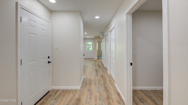 Building Photo - 246 Woods Hollow Rd