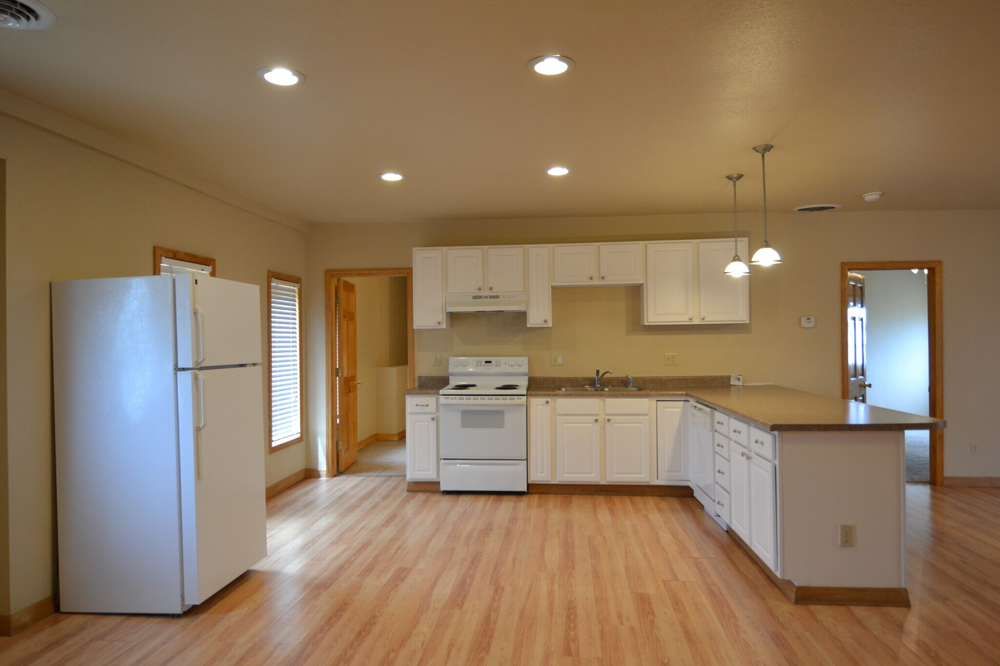 Building Photo - 1203 S Osteopathy Ave