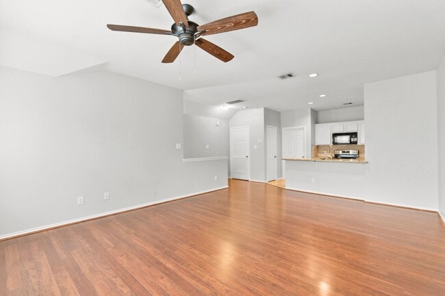 Building Photo - Stylish 2-Bed, 2-Bath Home with Unique Ups...